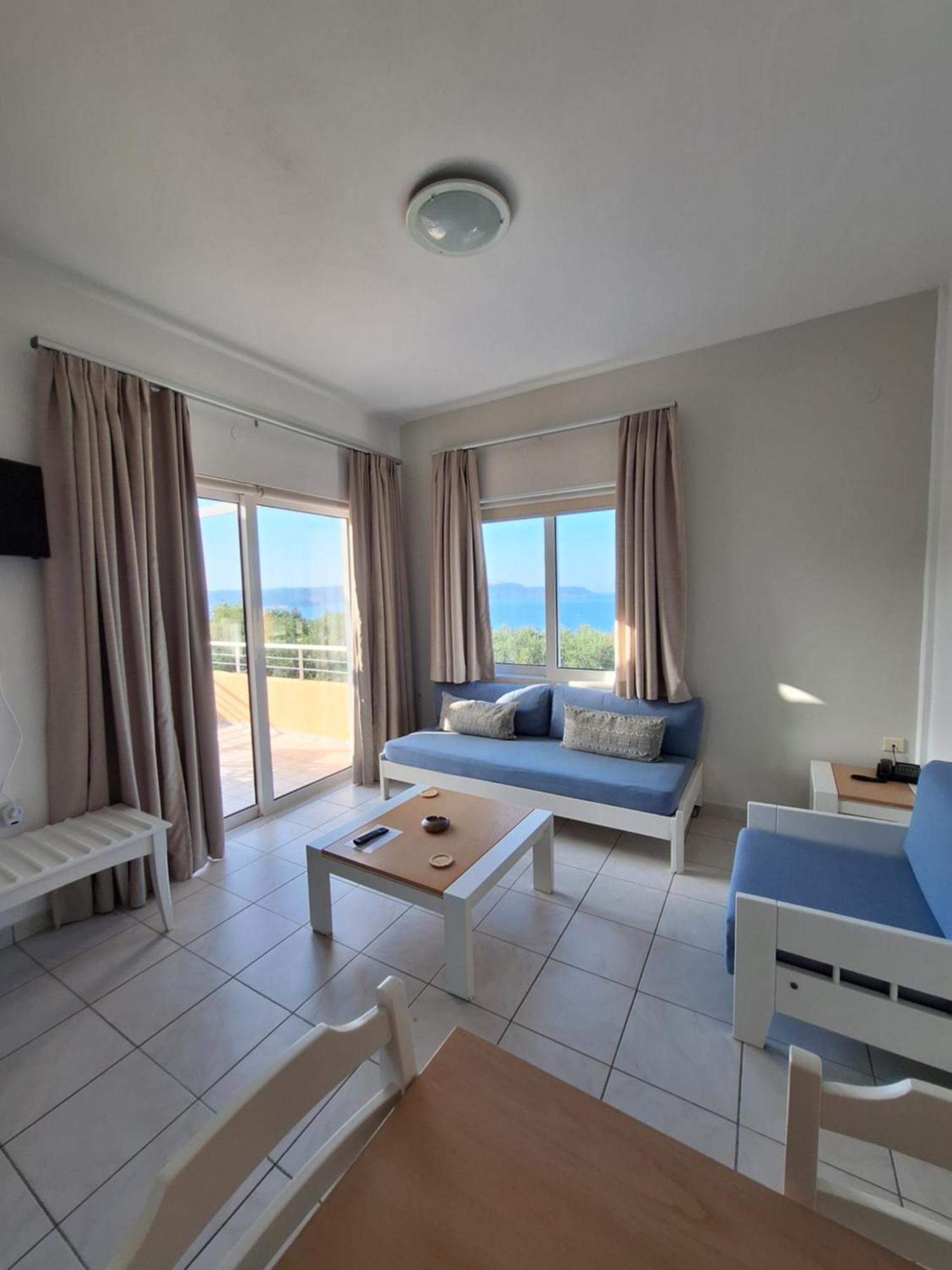 Artemis Apartments คาลีเวส ภายนอก รูปภาพ